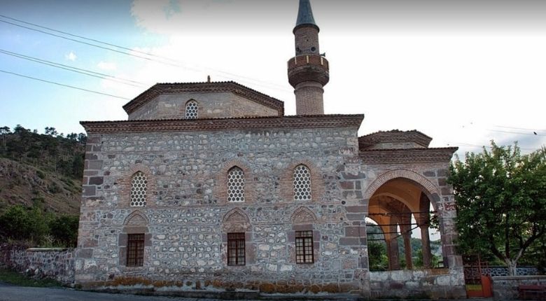Çamlıdere Peçenek Camisi Kaynak: www.facebook.com/camliderebelediyesi