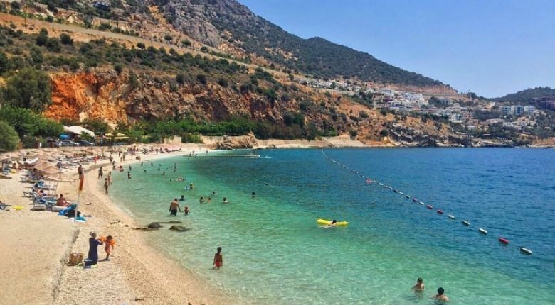 Kalkan Halk Plajı Kaynak: instagram.com/yolacikmakcom